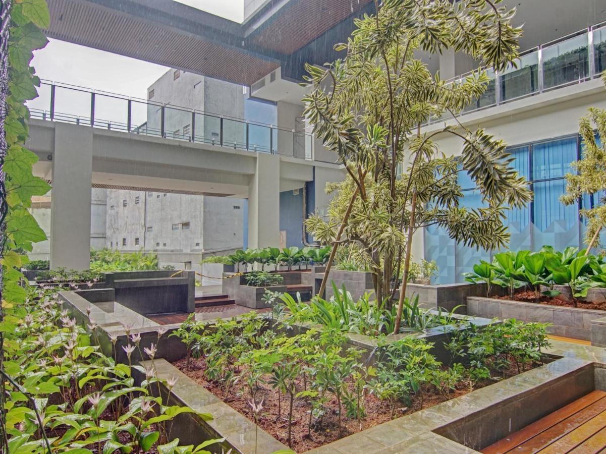 Oyo 90339 Evenciio Apartment Syariah Depok Bagian luar foto
